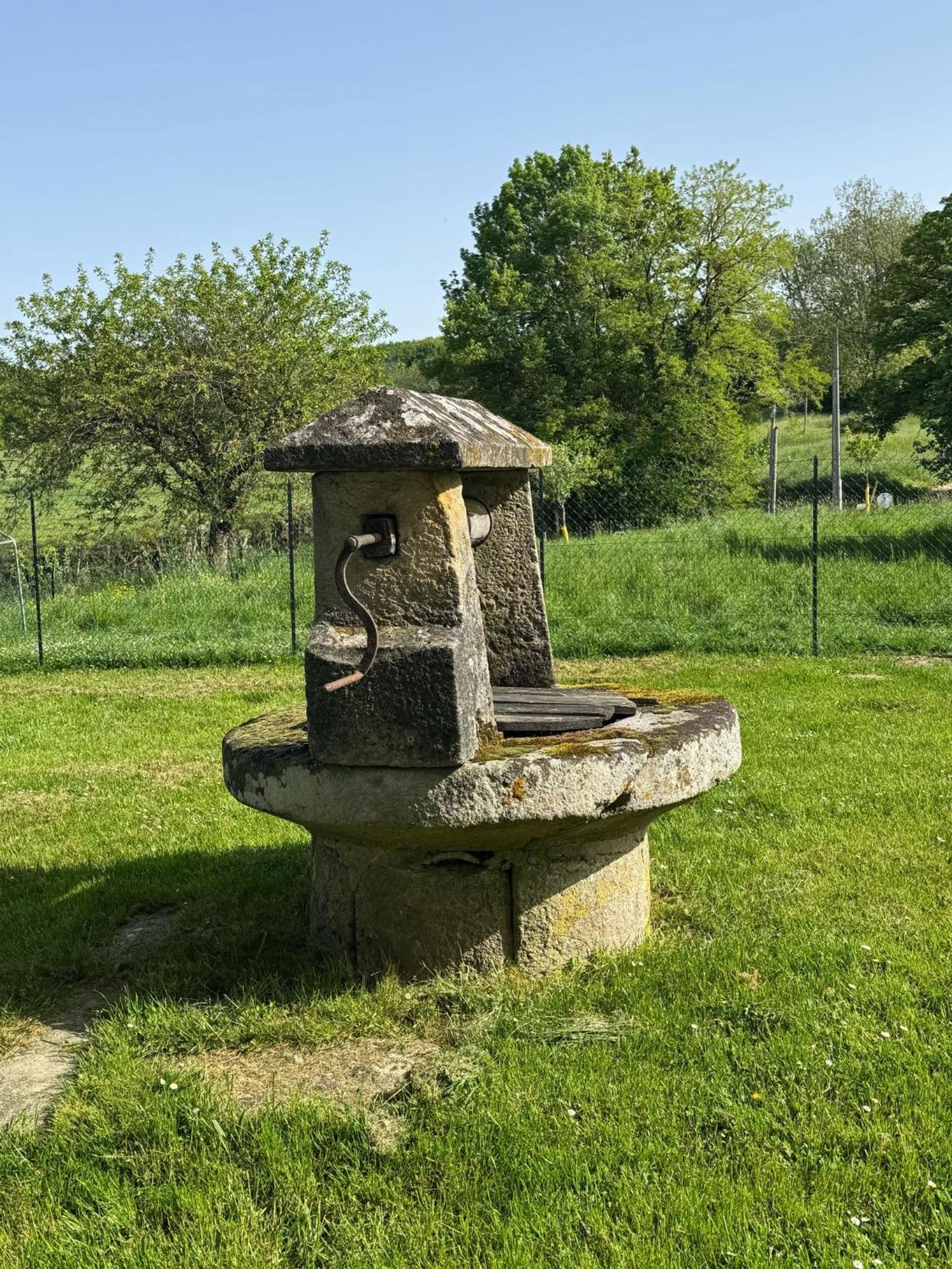 Gite A La Ferme Le Rousset Exterior foto